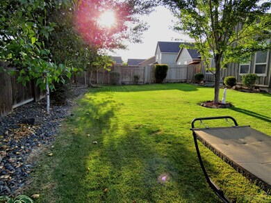 1524 NW Teakwood Ln, Redmond, OR 97756 - photo 5