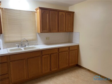 3725 Berkeley Dr, Toledo, OH 43612 - photo 6