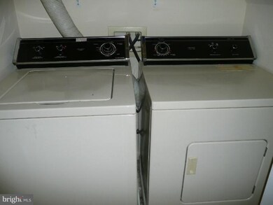 4128 Churchman Way unit 327, Woodbridge, VA 22192 - photo 2