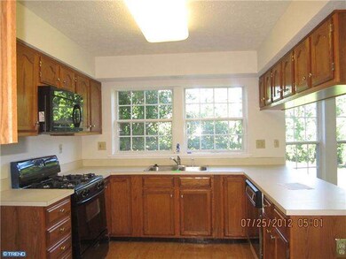 38 Jennifer Ln, Morrisville, PA 19067 - photo 7