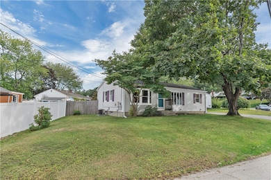 32 Wade Rd, Woonsocket, RI 02895 - photo 3