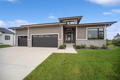 2800 NE Cherry Ct, Grimes, IA 50111 - photo 2