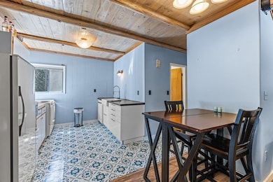 Kitchen/ Dining