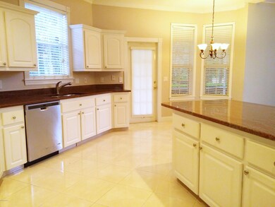 2 Fox Cliff kitchen 3