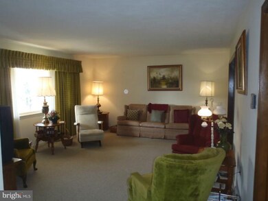 2920 Roosevelt Dr, Chambersburg, PA 17201 - photo 4