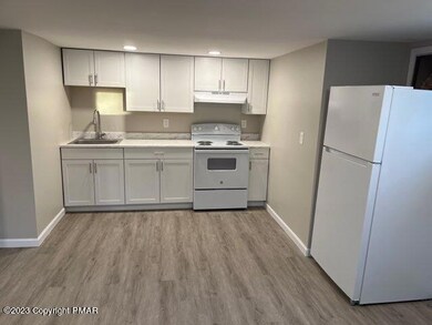 412 N 8th St unit Studio, Stroudsburg, PA 18360 - photo 6