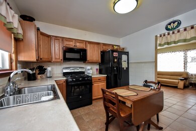 2411 8th Pkwy, Waukegan, IL 60085 - photo 6