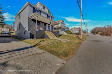 903 Throop St, Scranton, PA 18519 - photo 3