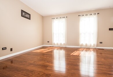 2752 Bluewater Cir, Naperville, IL 60564 - photo 3