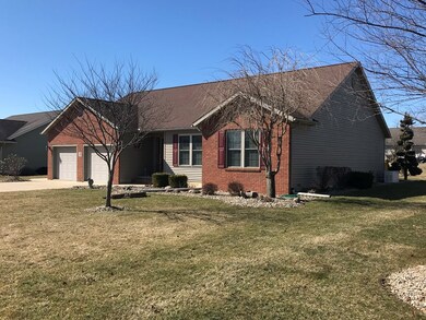 1105 Hillcrest Dr, Bucyrus, OH 44820 - photo 2