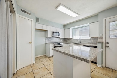 1900 Bay Area Blvd unit 110, Houston, TX 77058 - photo 6