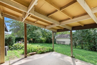 82 Alameda Dr, Carpentersville, IL 60110 - photo 5