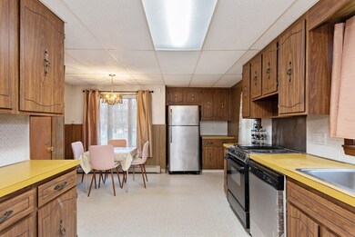 93 Sylvia St, Arlington, MA 02476 - photo 7