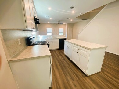 787 Fair St unit B, Houston, TX 77088 - photo 5