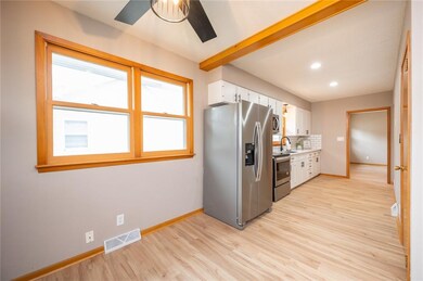 3920 40th St, Des Moines, IA 50310 - photo 5