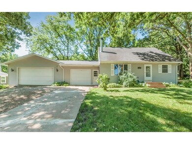 1703 E Ave NW, Cedar Rapids, IA 52405 - photo 2