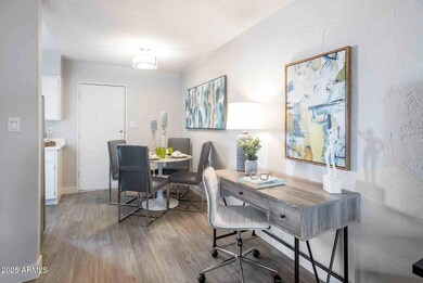 2627 N 45th Ave unit 3C, Phoenix, AZ 85035 - photo 2