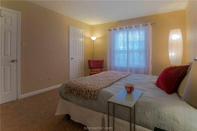 Spacious bedroom.