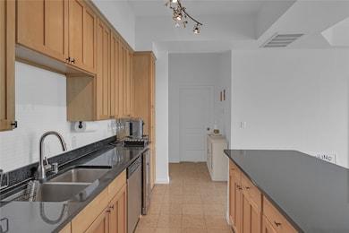 Renaissance On Turtle Creek unit 1042, Dallas, TX 75219 - photo 6