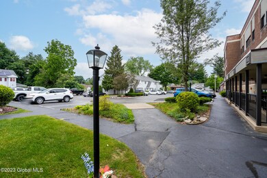 222 S Ten Broeck St-6