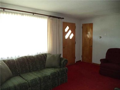 Living Room. Beautiful, bright picture window