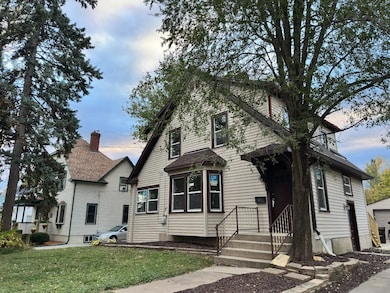 816 S Harlem Ave, Freeport, IL 61032 - photo 2