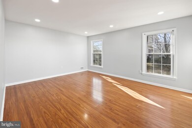 41 Perrine Rd, Plainsboro, NJ 08536 - photo 5