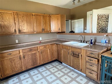 98 SW 200 Ave, Carrollton, IL 62016 - photo 6