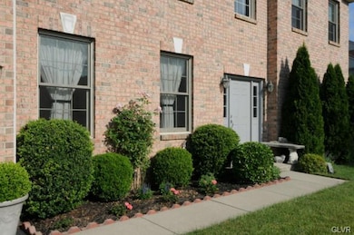 160 Robert Dr, Allentown, PA 18104 - photo 2