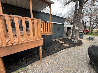 126 Briar Oaks Dr, Azle, TX 76020 - photo 4