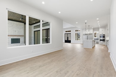 311 Devoe Bend Dr, Maumelle, AR 72113 - photo 7