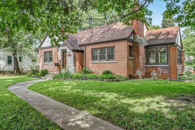 1919 E Monroe St-4