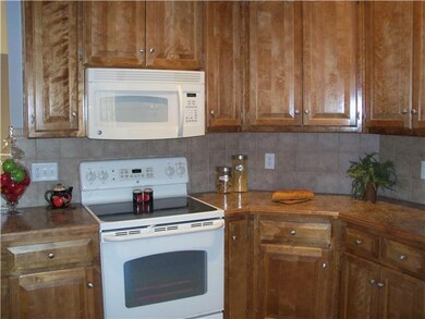 20959 S Skyview Ln, Spring Hill, KS 66083 - photo 6