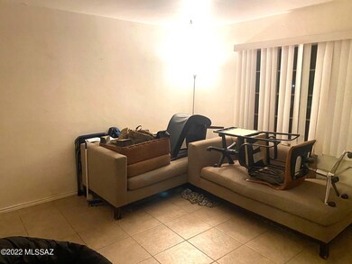 LEE LIVING 2