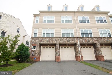 11198 Wortham Crest Cir, Manassas, VA 20109 - photo 2