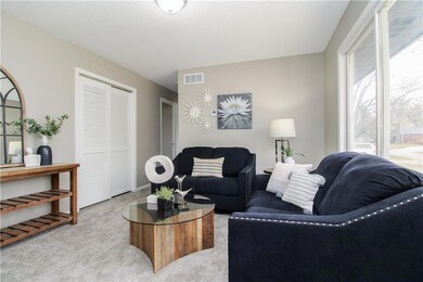 1933 E 25th St, Des Moines, IA 50317 - photo 4