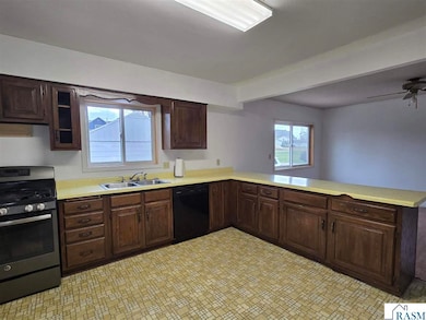 18294 Sperl Ave, New Ulm, MN 56073 - photo 7