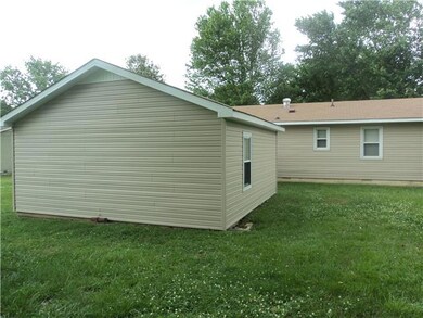 225 Lakeview St, Manchester, TN 37355 - photo 3