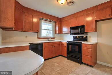 263 Park Ave, Mount Joy, PA 17552 - photo 3