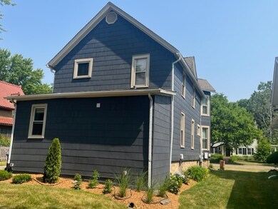 910 W Downer Place unit 1, Aurora, IL 60506 - photo 4