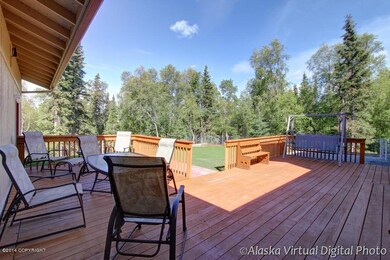 Spacious & Private Entertaining Deck