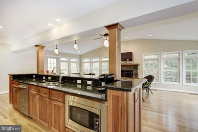 9521 Jomar Dr, Fairfax, VA 22032 - photo 7