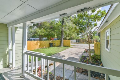 978 Ringold St, Houston, TX 77088 - photo 4