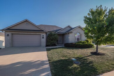 400 Kodiak Ct Columbia MO-print-001-4-Fr
