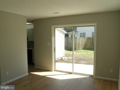 22402 Greenview Ct, Great Mills, MD 20634 - photo 5