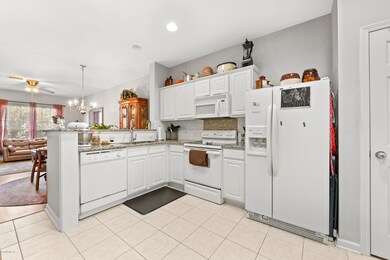 Kitchen w/ Granite