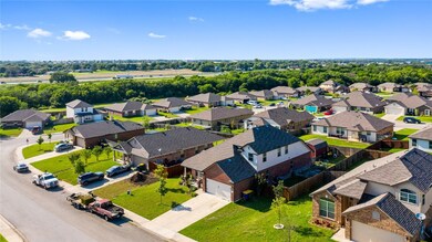 308 Kayla St, Troy, TX 76579 - photo 3