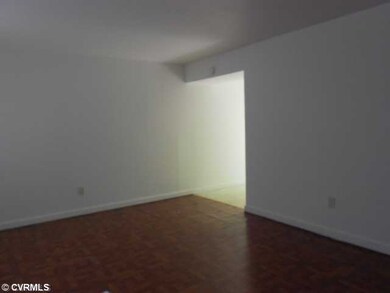 Den/Family/Great Room - Great room leading to Kitc