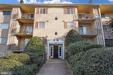 1521 Colonial Dr unit 104, Woodbridge, VA 22192 - photo 2