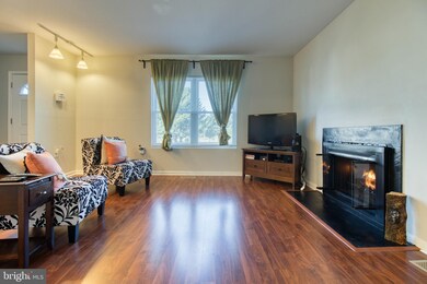 919 Nadine Ct, Hyattsville, MD 20785 - photo 3